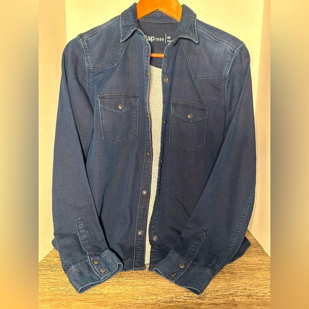 Gap women’s Blue Denim Jacket